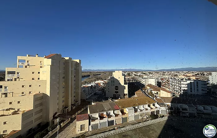 Estudio en primera línea de playa con vistas a la ciudad