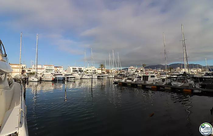 T3 - charmant dans le Port Principal d´Empuriabrava avec vue mer