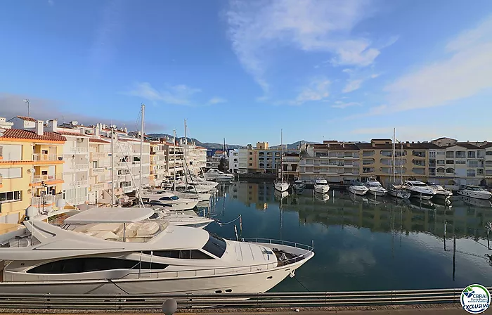 Apartamento de 2 dormitorios con Encanto en el Puerto Principal de Empuriabrava