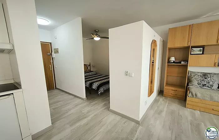 Apartamento totalmente reformado vista mar en Empuriabrava,, Costa Brava (España)