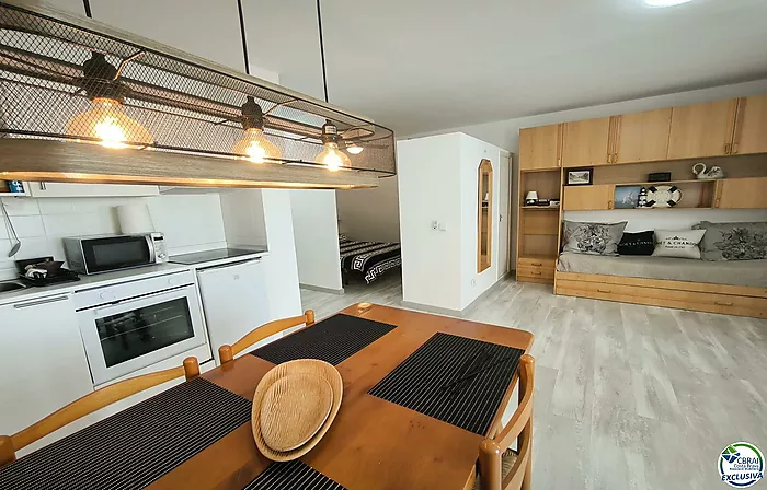 Appartement entièrement rénové avec vue mer à Empuriabrava, Costa Brava (Espagne)