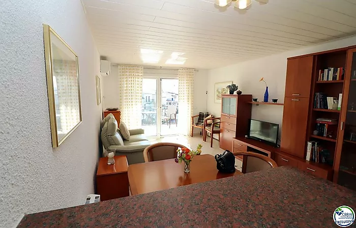 Charmant appartement à vendre à Empuriabrava avec vue sur le canal