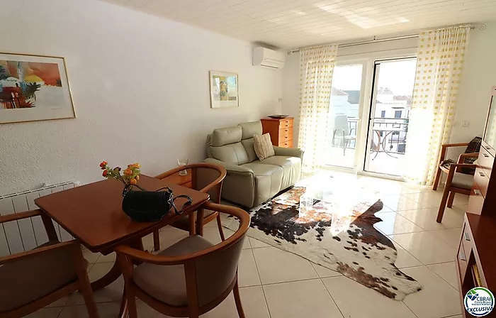 Charmant appartement à vendre à Empuriabrava avec vue sur le canal