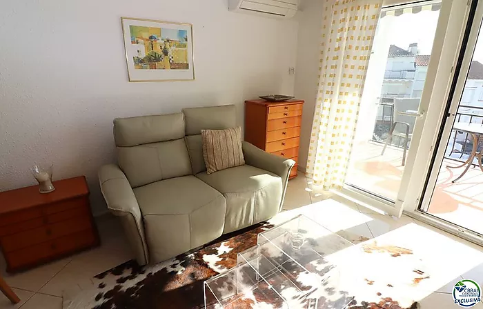 Charmant appartement à vendre à Empuriabrava avec vue sur le canal