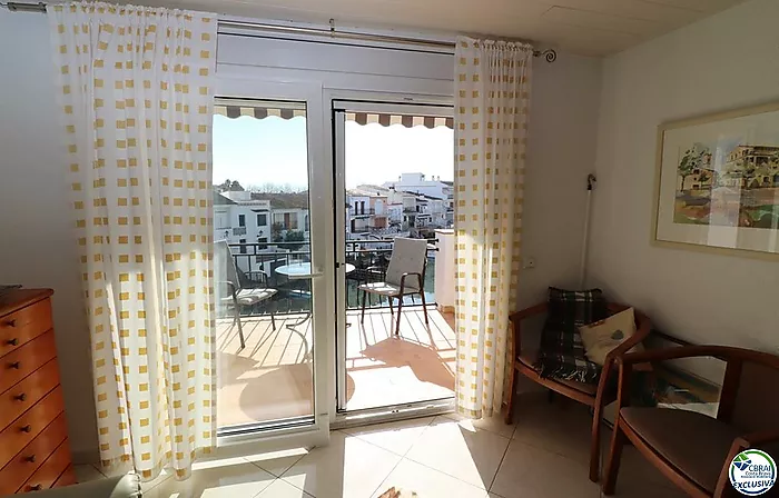 Charmant appartement à vendre à Empuriabrava avec vue sur le canal