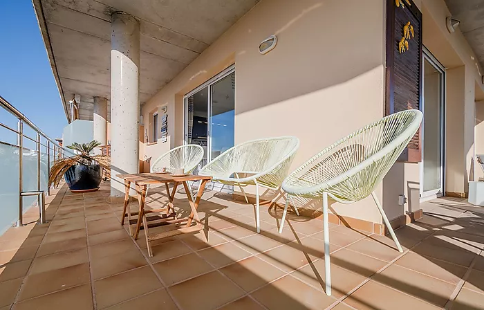 GRANDE TERRASSE ET VUE MER AVEC HUTG