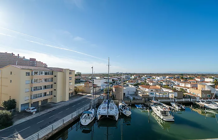 GRAN TERRAZA Y VISTAS AL MAR CON HUTG